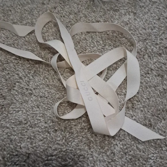 Gucci  Ribbon Bundle - Picture 3 of 9
